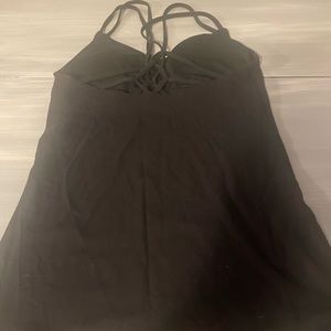 Lululemon tank top w strappy details